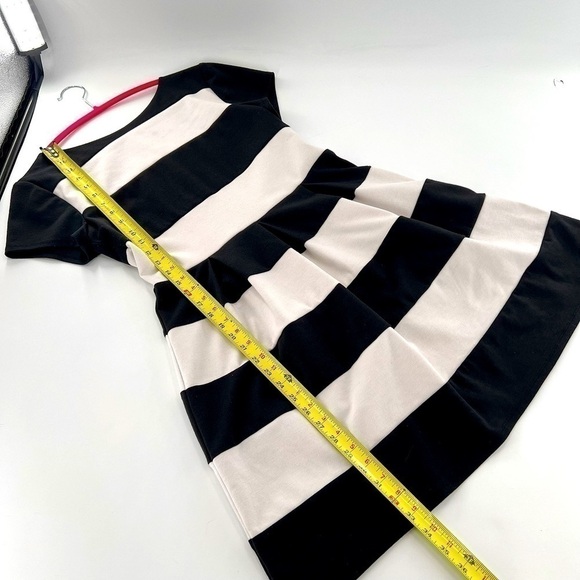 B. Darlin Black and White Stripe Dress Junior size 13/14 Woman’s size L - Picture 11 of 12